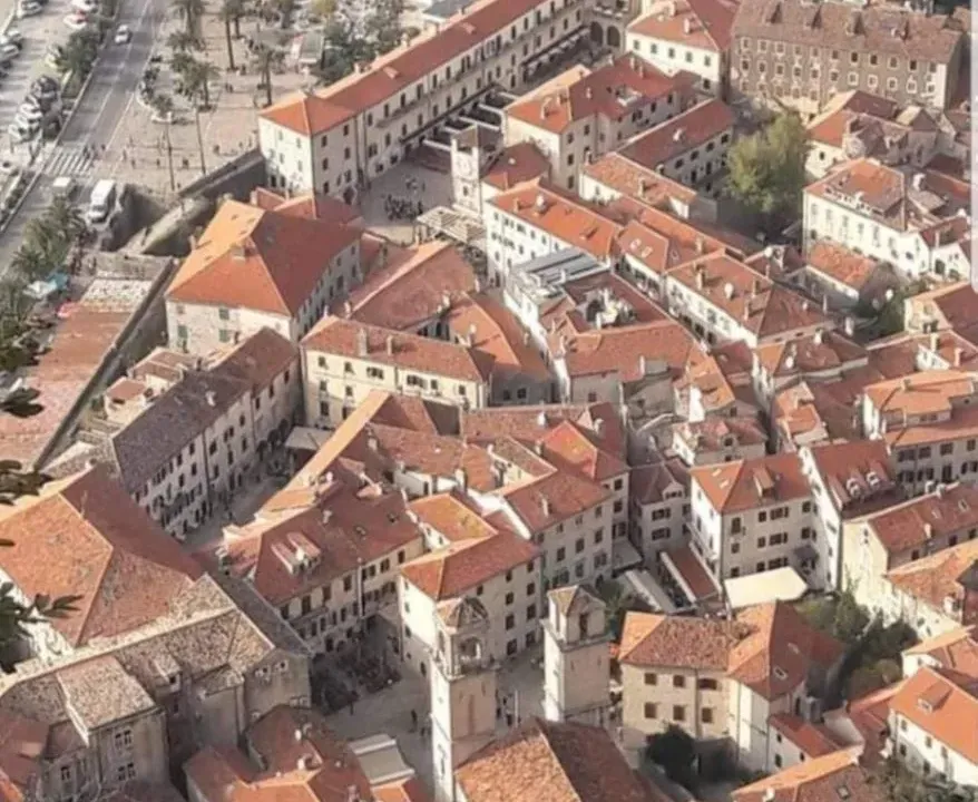 Prodaja, jednosoban stan, 58m², Stari Grad Kotor, Kotor