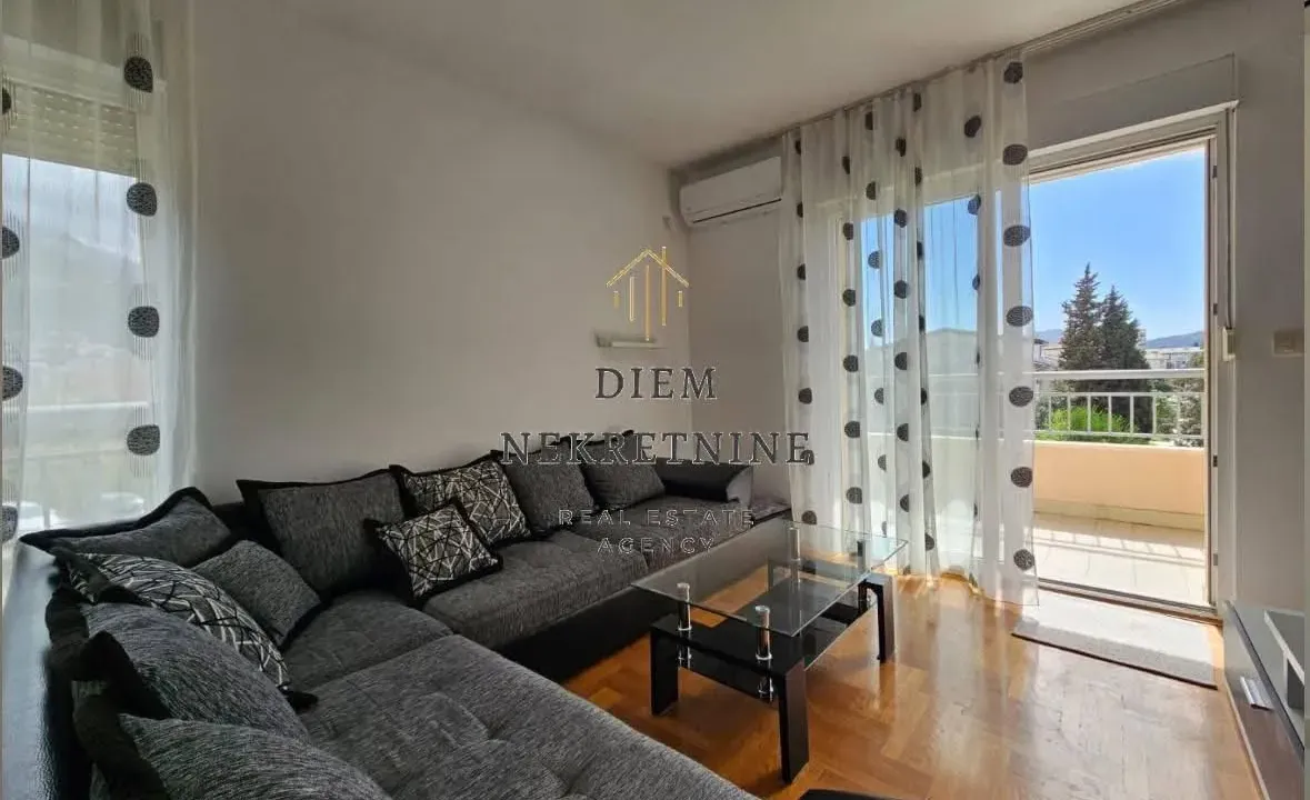 Rent, two bedroom apartment, 74m², Centar, Bar