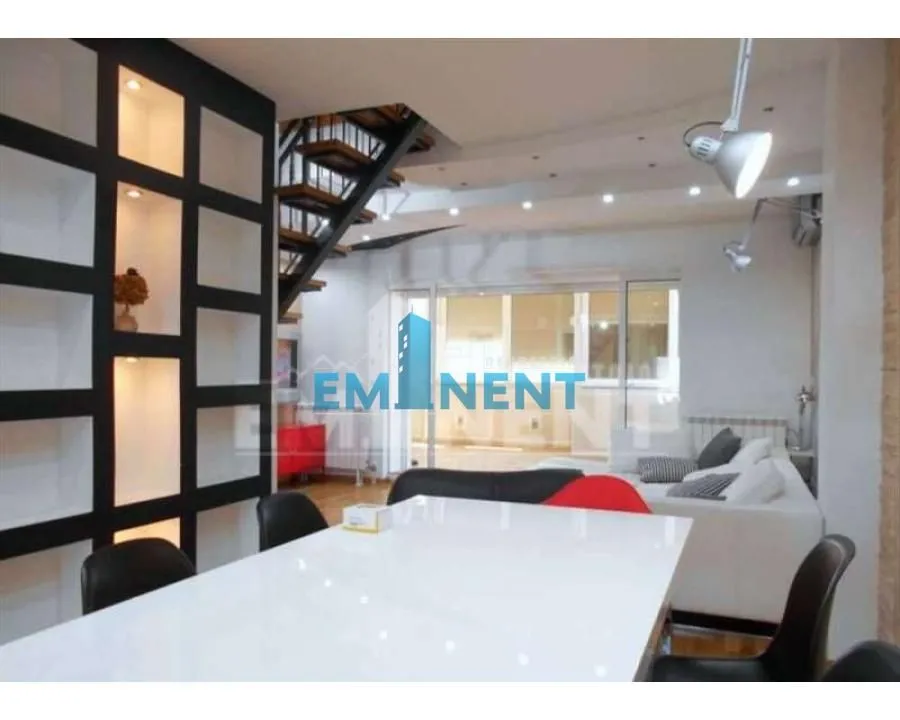 Izdavanje, četvorosoban stan, 140m², Đeram Pijaca, Beograd