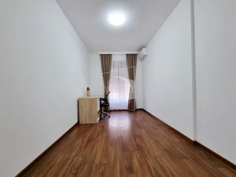 Izdavanje, dvosoban stan, 69m², Master Kvart, Podgorica - image 14