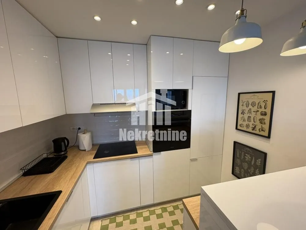 Prodaja, trosoban stan, 78m², Novi Beograd Blok 65, Novi Beograd Sve Podlokacije