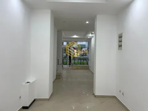 Izdavanje, poslovni prostor, 80m², Stari Aerodrom, Podgorica - image 6