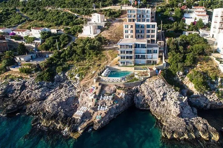Prodaja, dvosoban stan, 83m², Dobra Voda, Budva