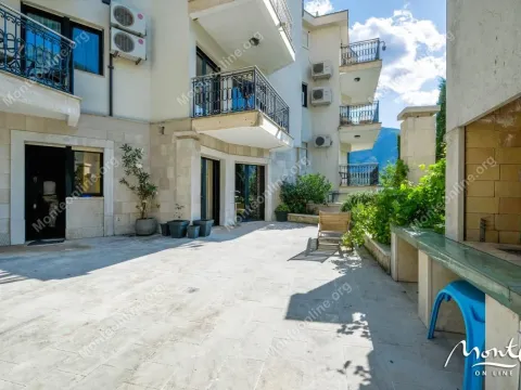 Sale, two bedroom apartment, 85m², Dobrota, Kotor - image 6