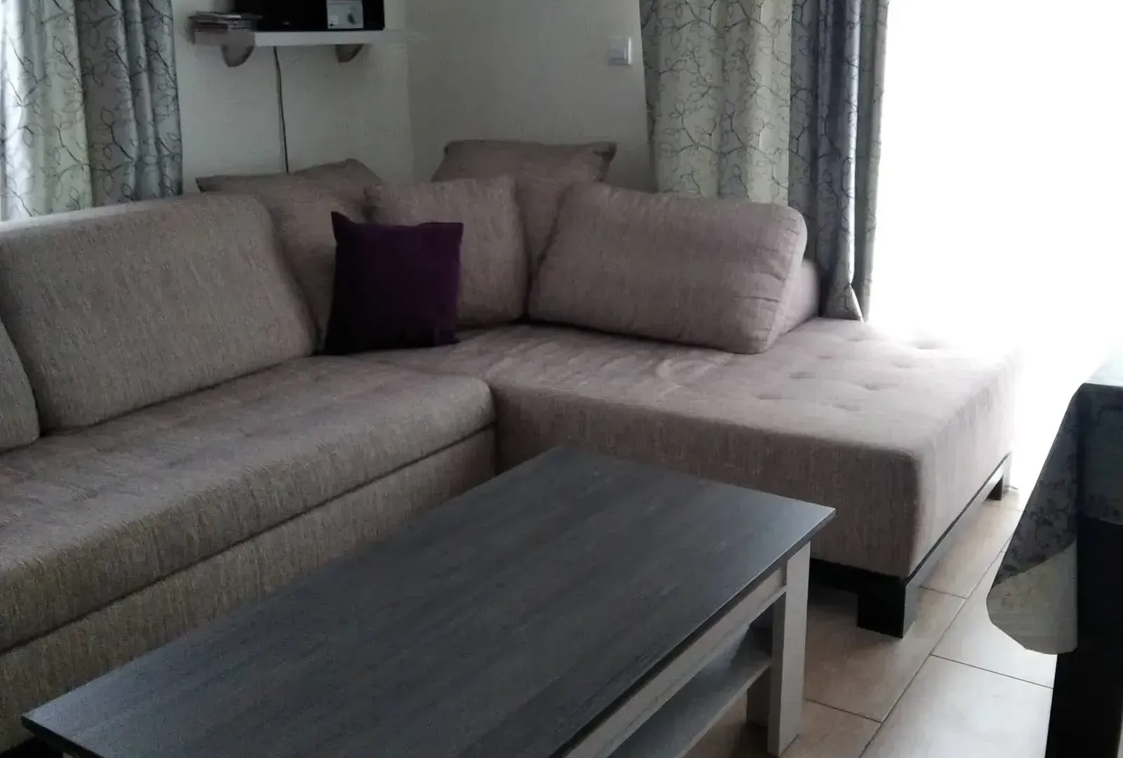 Izdavanje, stan, 30m², Kotor, Crna Gora