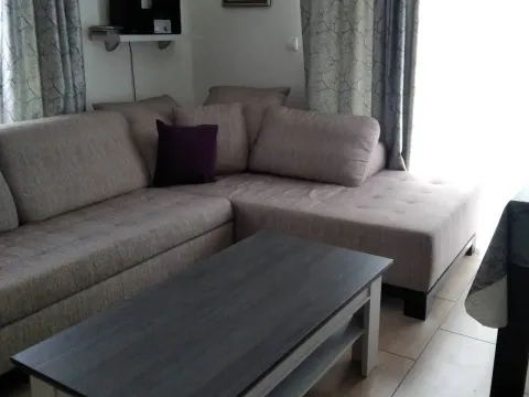 Izdavanje, stan, 30m², Kotor, Crna Gora - image 1