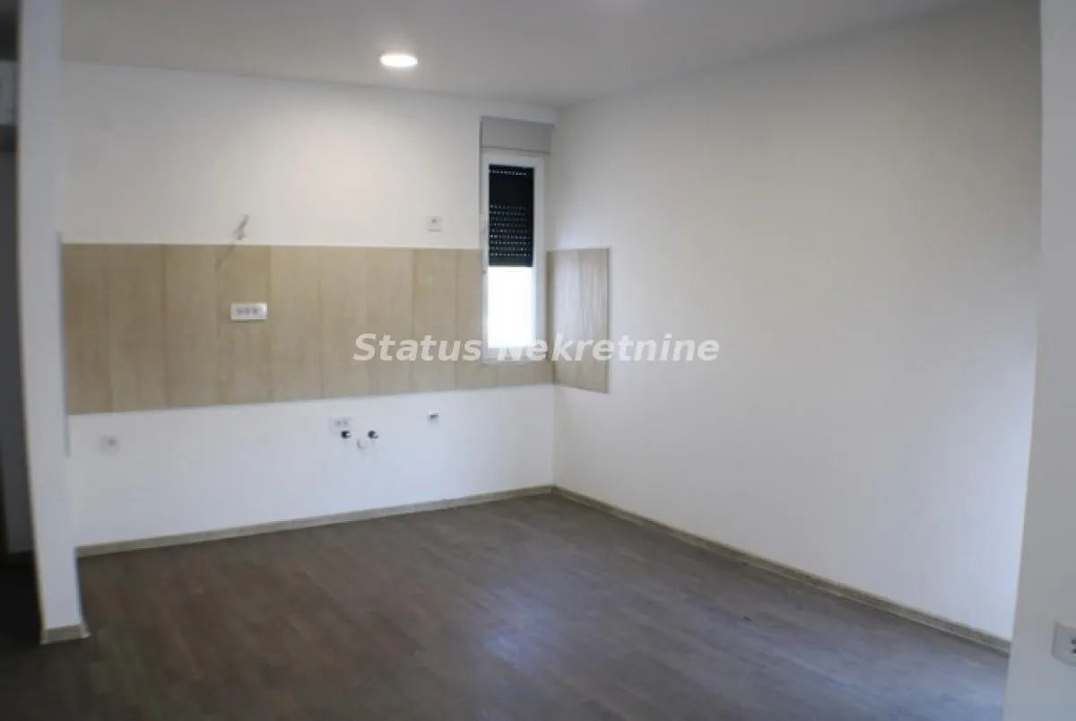 Prodaja, četvorosoban stan, 78m², Petrovaradin, Novi Sad