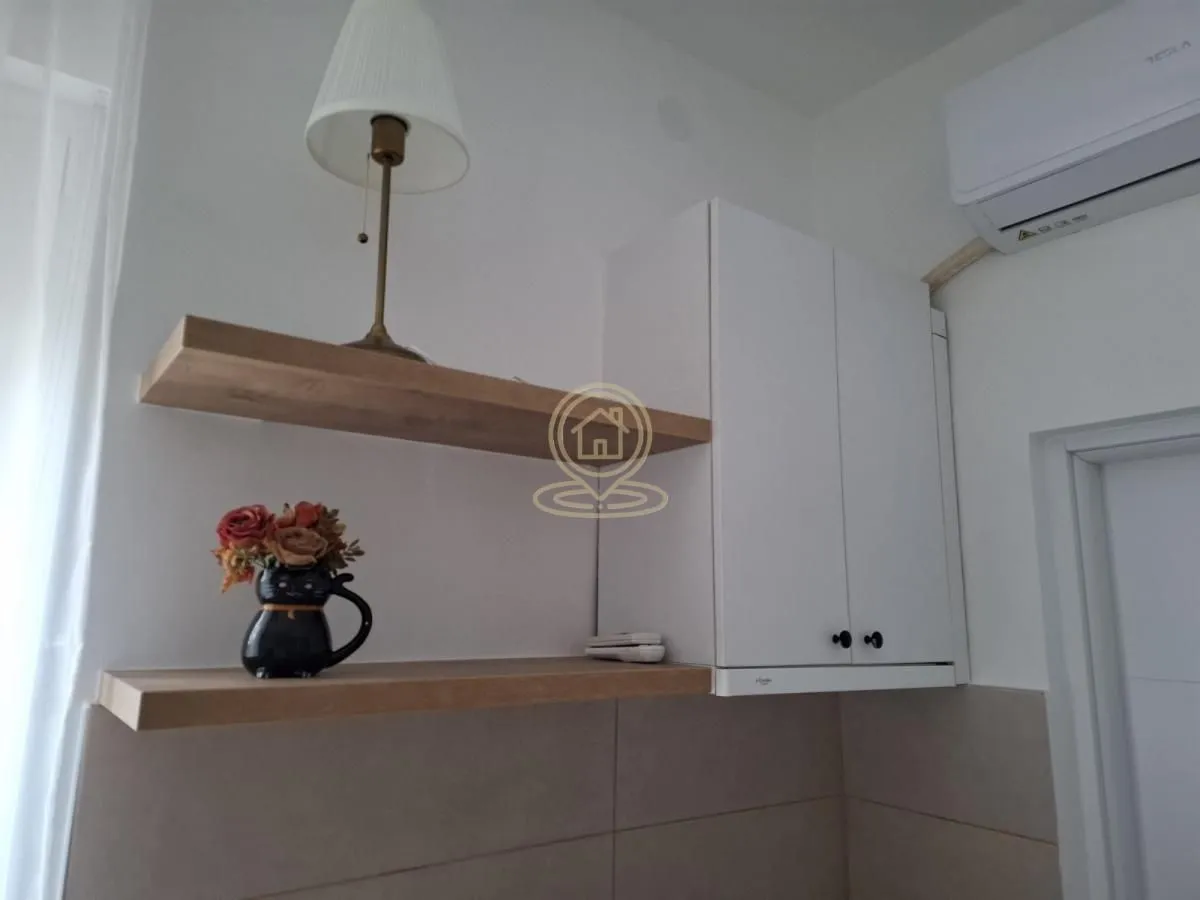 Izdavanje, dvosoban stan, 40m², Čubura, Beograd