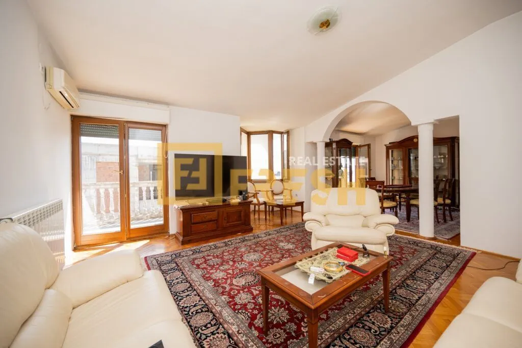 Izdavanje, trosoban stan, 140m², Gorica C, Podgorica