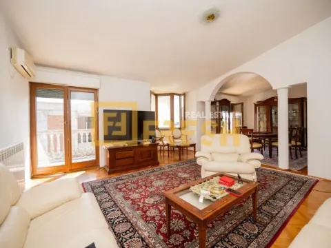 Izdavanje, trosoban stan, 140m², Gorica C, Podgorica - image 2