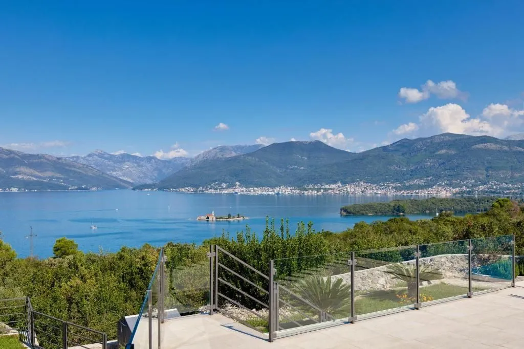 Sea and mountain view from the terrace.