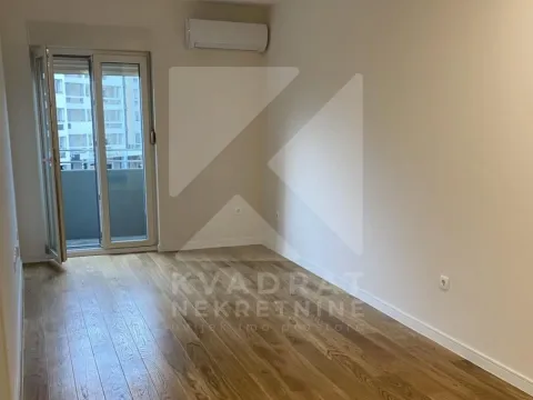 Izdavanje, jednosoban stan, 40m², Central Point, Podgorica - image 4