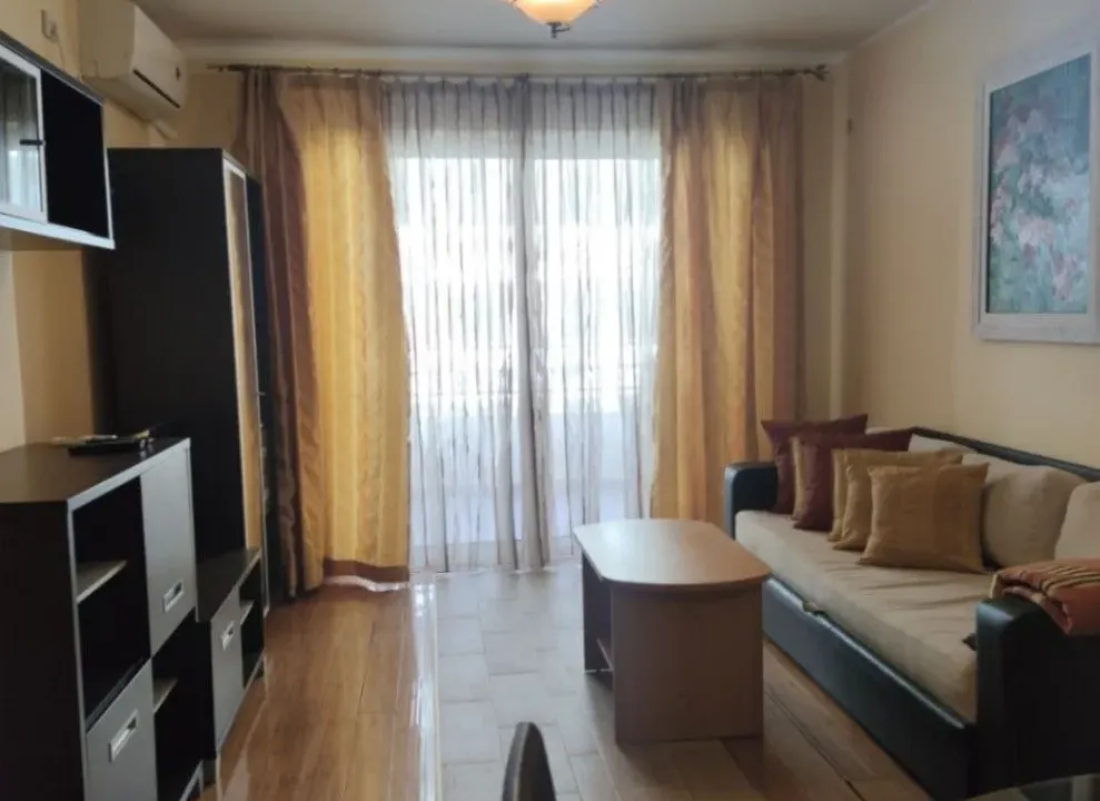 Rent, one bedroom apartment, 43m², Bečići, Budva