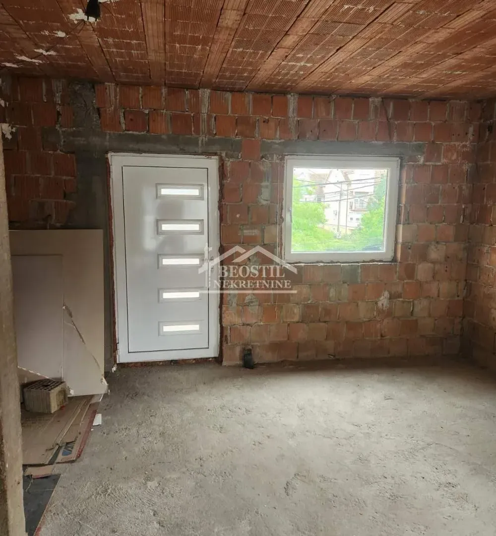 Prodaja, četvorosoban stan, 100m², Zemun Sve Podlokacije, Beograd