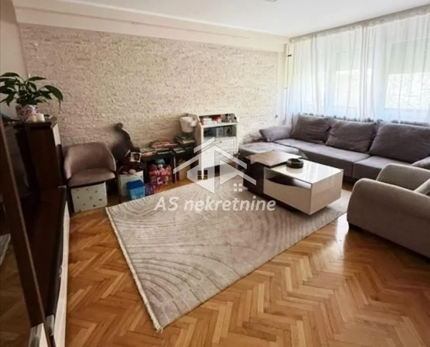 Izdavanje, četvorosoban stan, 100m², Brace Jerković, Voždovac Sve Podlokacije
