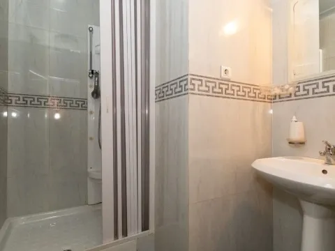 Izdavanje, poslovni prostor, 147m², Momišići, Podgorica - image 9