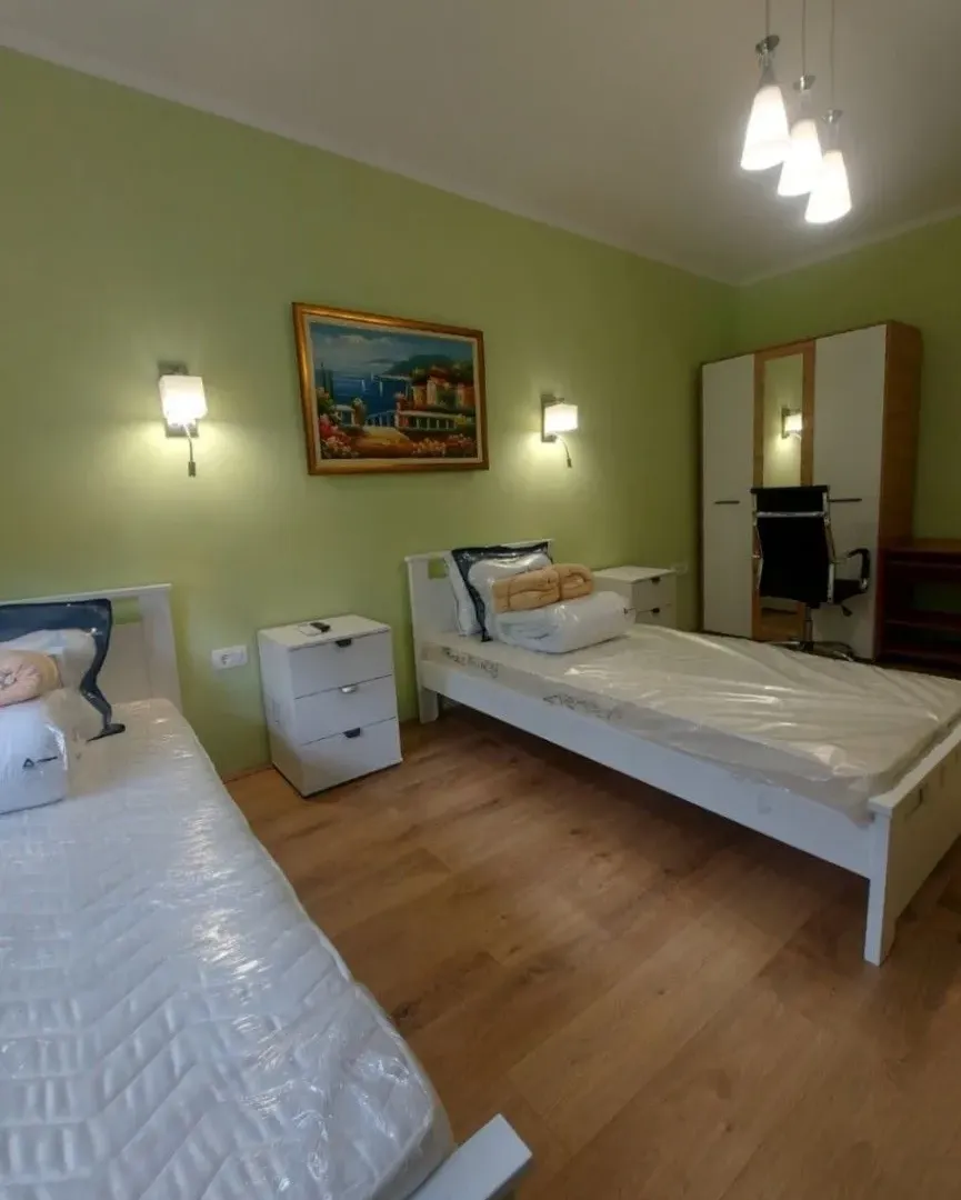 Izdavanje, dvosoban stan, 57m², Centar, Nikšić