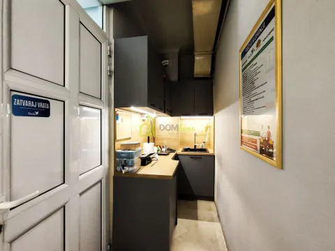 Izdavanje, poslovni prostor, 137m², Centar, Podgorica - image 4