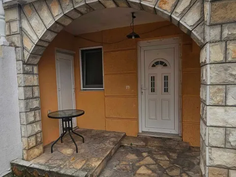 Rent, three bedroom apartment, 60m², Dumidran, Tivat - image 8