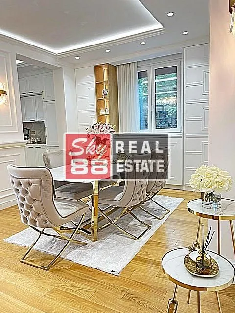 Sale, four bedroom apartment, 175m², Savski Venac, Beograd