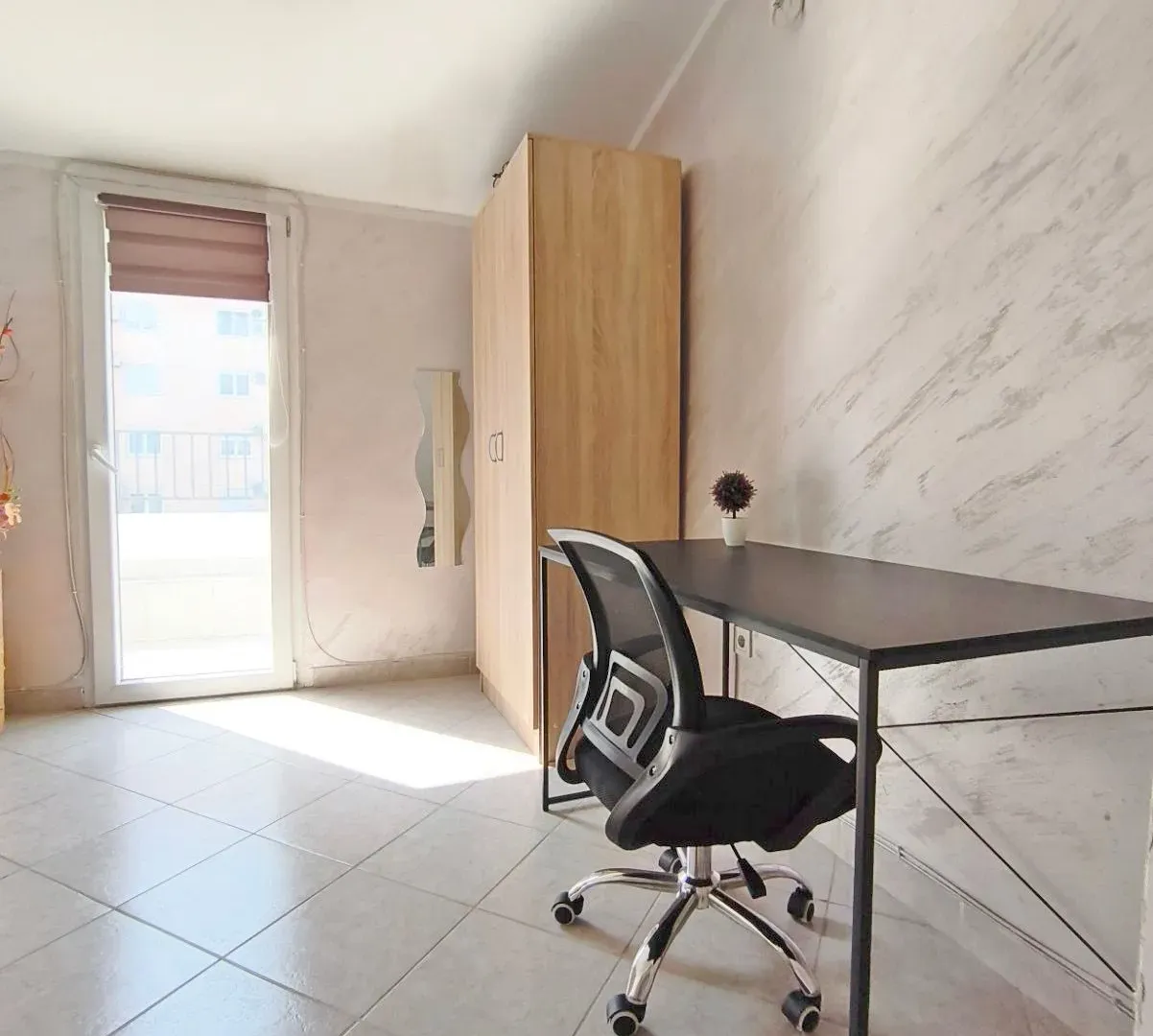 Rent, studio apartment, 40m², Stari Aerodrom, Podgorica