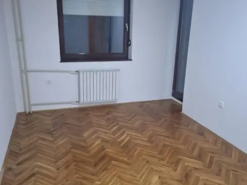 Izdavanje, četvorosoban stan, 96m², Rotkvarija, Novi Sad Sve Podlokacije - image 8