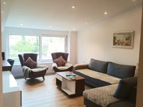 Izdavanje, dvosoban stan, 100m², Preko Morače, Podgorica