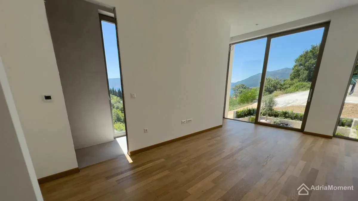 Sale, house, 236m², Donja Lastva, Tivat
