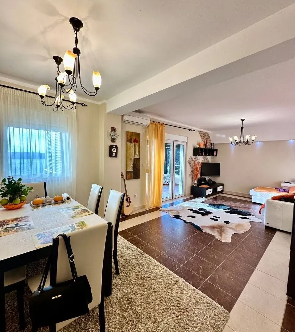 Prodaja, dvosoban stan, 86m², Kamenovo, Budva