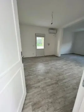 Prodaja, dvosoban stan, 83m², Šušanj, Bar - image 6
