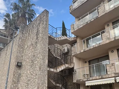 Sale, two bedroom apartment, 66m², Pržno, Budva - image 2