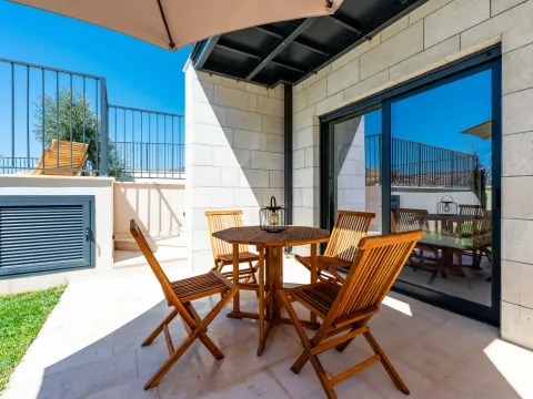 Rent, house, 159m², Reževići, Budva - image 6