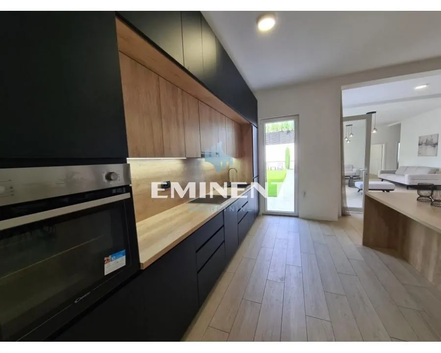 Sale, apartment, 220m², Savski Venac, Beograd