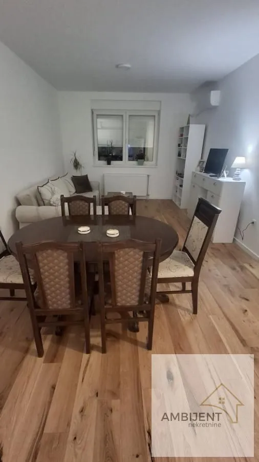 Prodaja, dvosoban stan, 45m², Centar, Stara Pazova