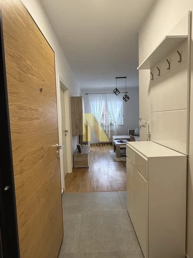 Izdavanje, jednosoban stan, 37m², Bulevar Evrope, Novi Sad Sve Podlokacije