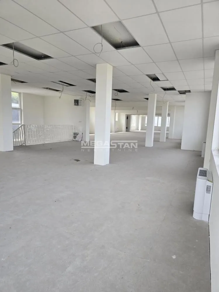 Rent, office space, 1200m², Čukarica, Beograd