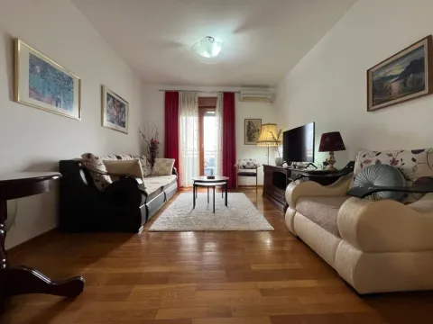 Izdavanje, trosoban stan, 90m², Preko Morače, Podgorica - image 2