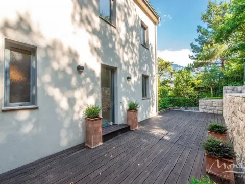 Sale, two bedroom apartment, 174m², Muo, Kotor - image 4