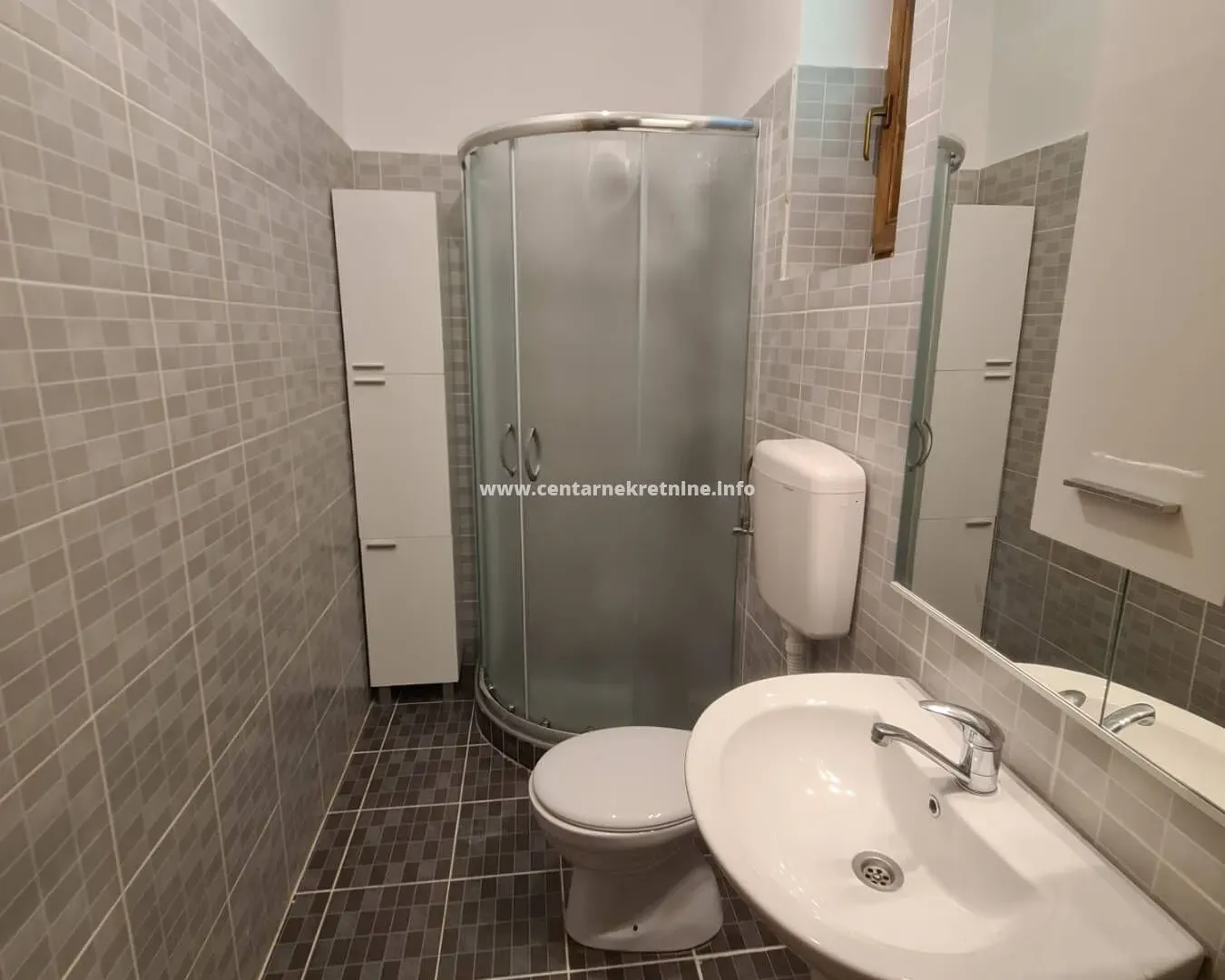 Prodaja, kuća, 110m², Stanjevića Rupa, Podgorica