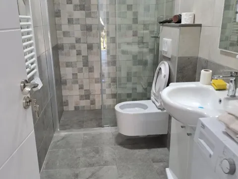 Rent, one bedroom apartment, 47m², Kalimanj, Tivat - image 7