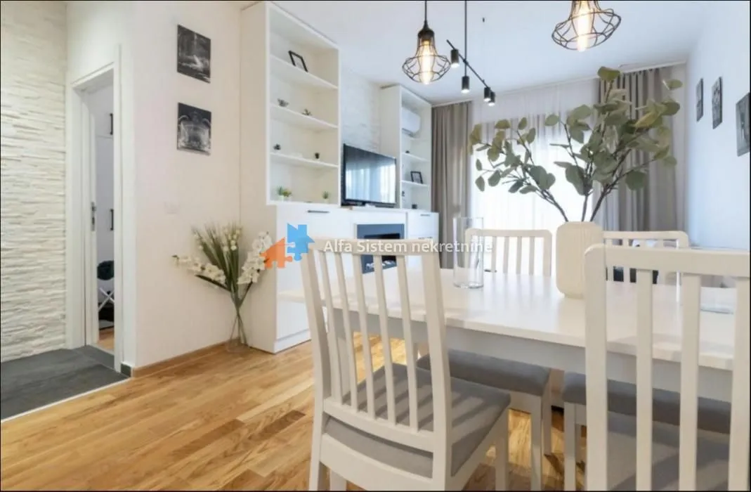 Rent, two bedroom apartment, 43m², Južni Bulevar, Vračar Sve Podlokacije