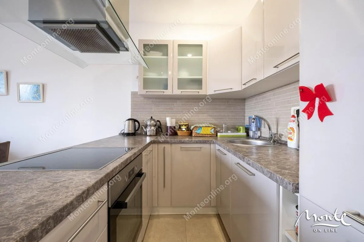 Prodaja, dvosoban stan, 87m², Tivat, Crna Gora