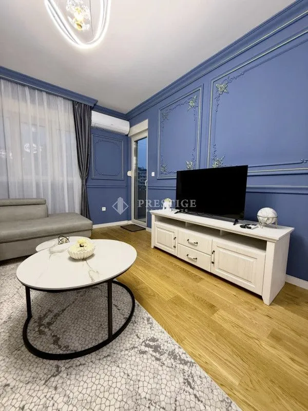 Izdavanje, jednosoban stan, 52m², Central Point, Podgorica