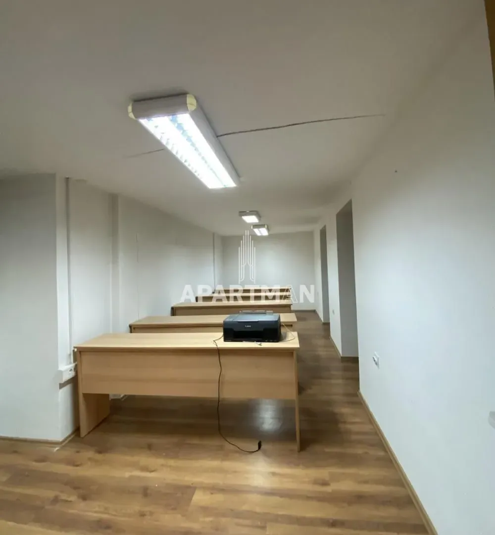 Sale, office space, 535m², Čukarica, Beograd