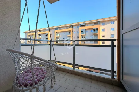 Rent, one bedroom apartment, 43m², City Kej, Podgorica - image 20