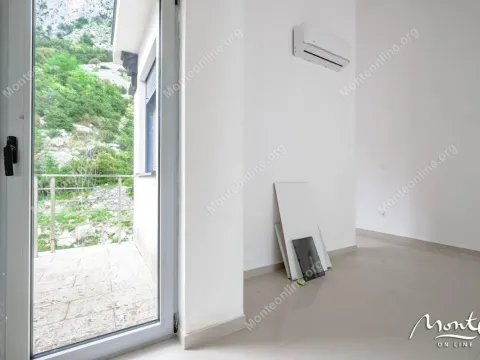 Prodaja, trosoban stan, 103m², Dobrota, Kotor - image 12