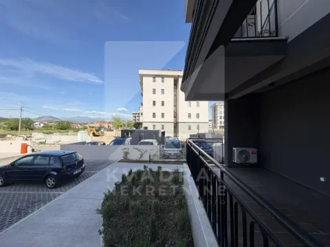Rent, one bedroom apartment, 48m², Tološi, Podgorica - image 13