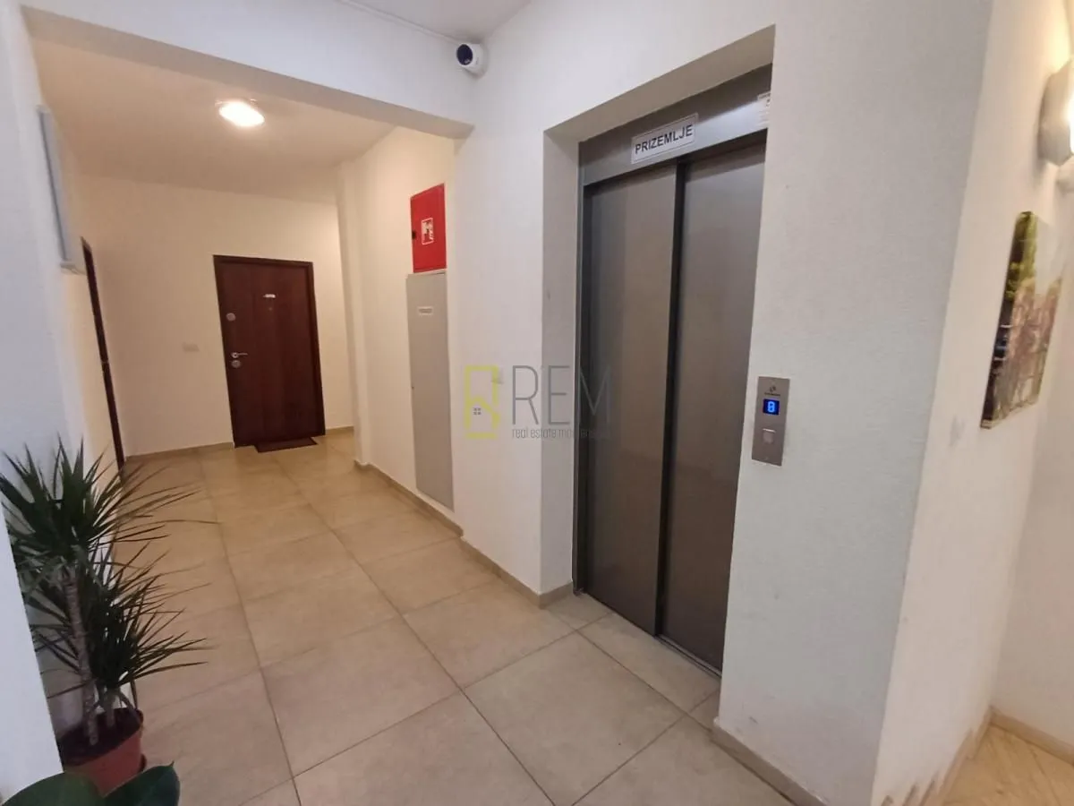 Prodaja, jednosoban stan, 43m², Stari Aerodrom, Podgorica
