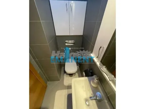 Izdavanje, trosoban stan, 104m², Savski Venac, Beograd - image 14