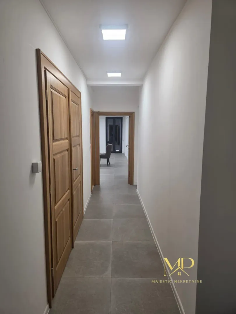 Rent, office space, 120m², Centar, Podgorica